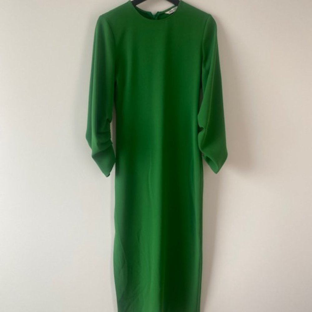 Green Midi Dress w Statement Sleeve